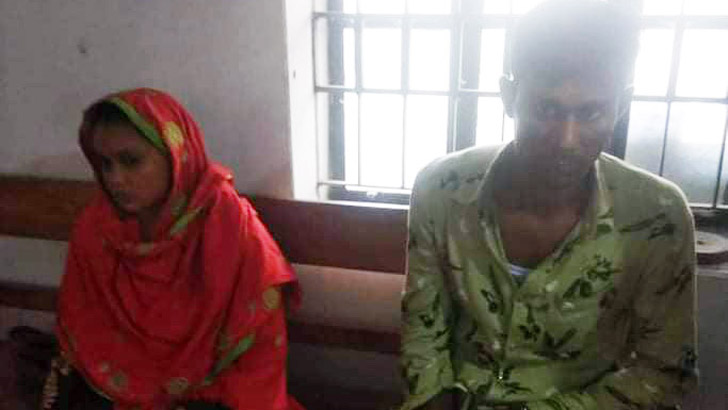 স্বামীকে কাছে না পেয়ে সতিনের গায়ে অ্যাসিড